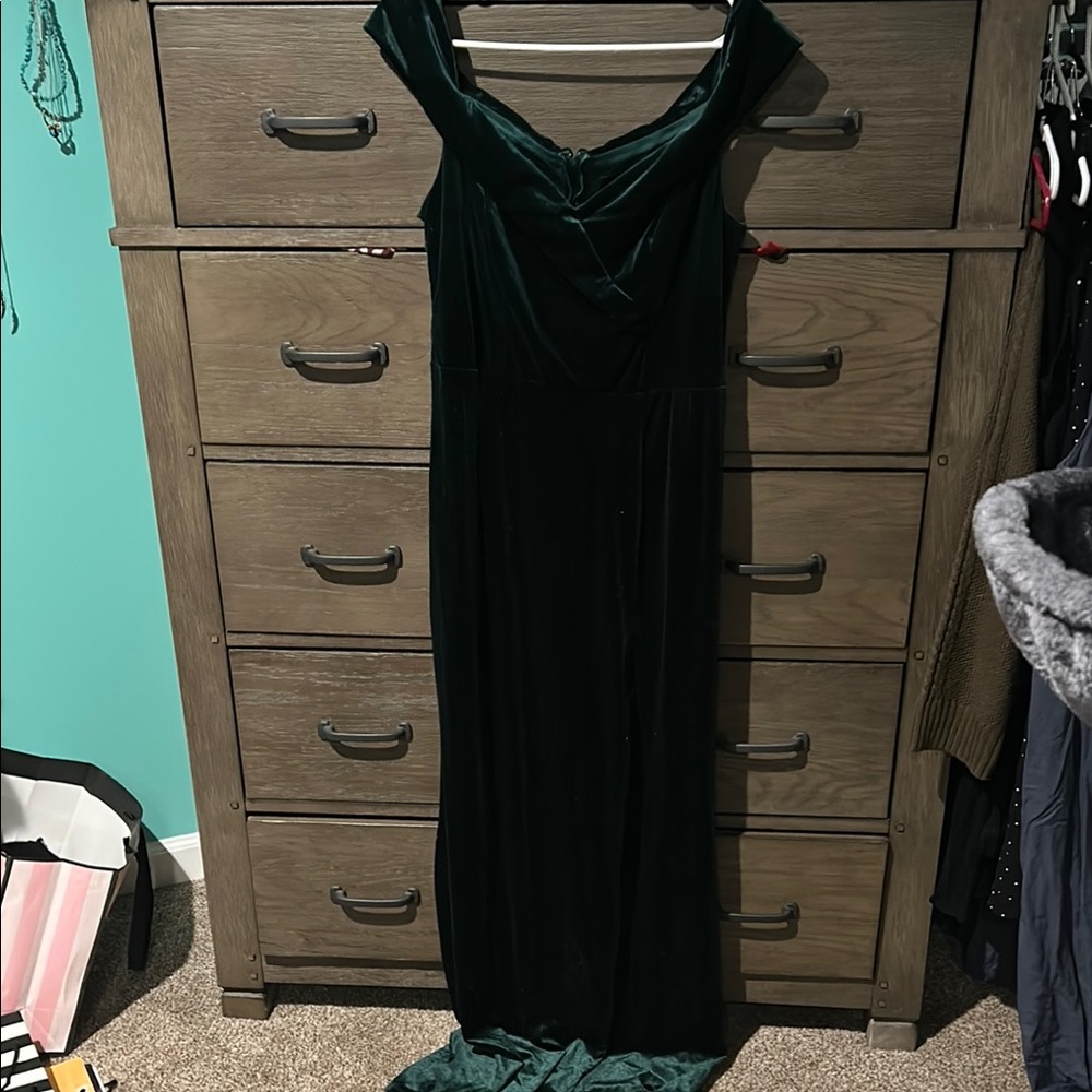 Elegant Green Velvet Dress